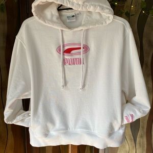 Puma White Pull-over Hoodie, size Medium